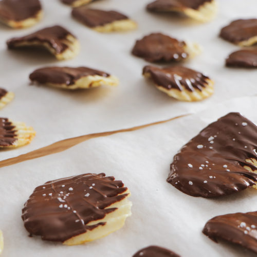 Easy Sweet & Salty Chocolate Covered Potato Chips - HEY LITTLE J